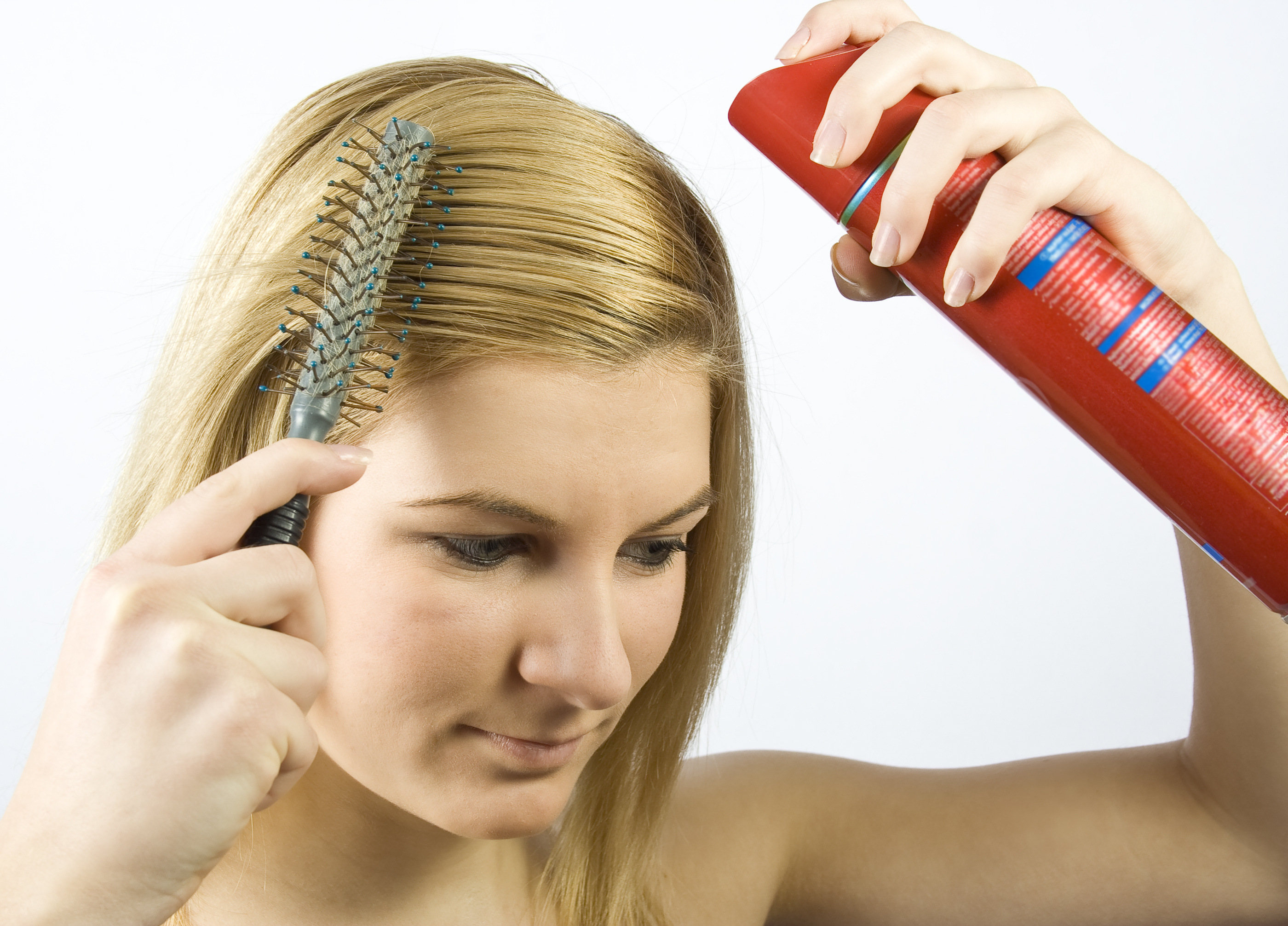 jak stosować lakier do włosów na mokre czy suche włosy
