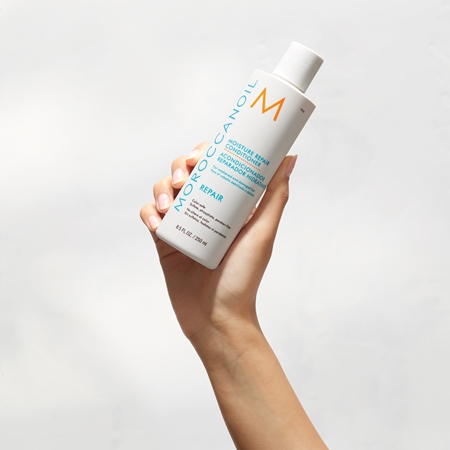 moroccanoil moisture repair odżywka do włosów zniszczonych zabiegami chemicznymi