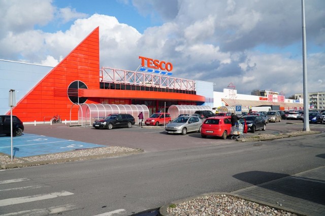 tesco poznań pieluchy